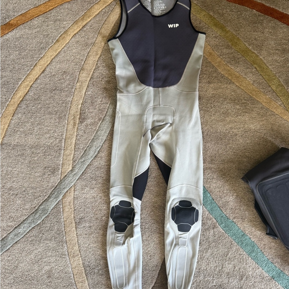Forward WIP Gray and Black Wetsuit